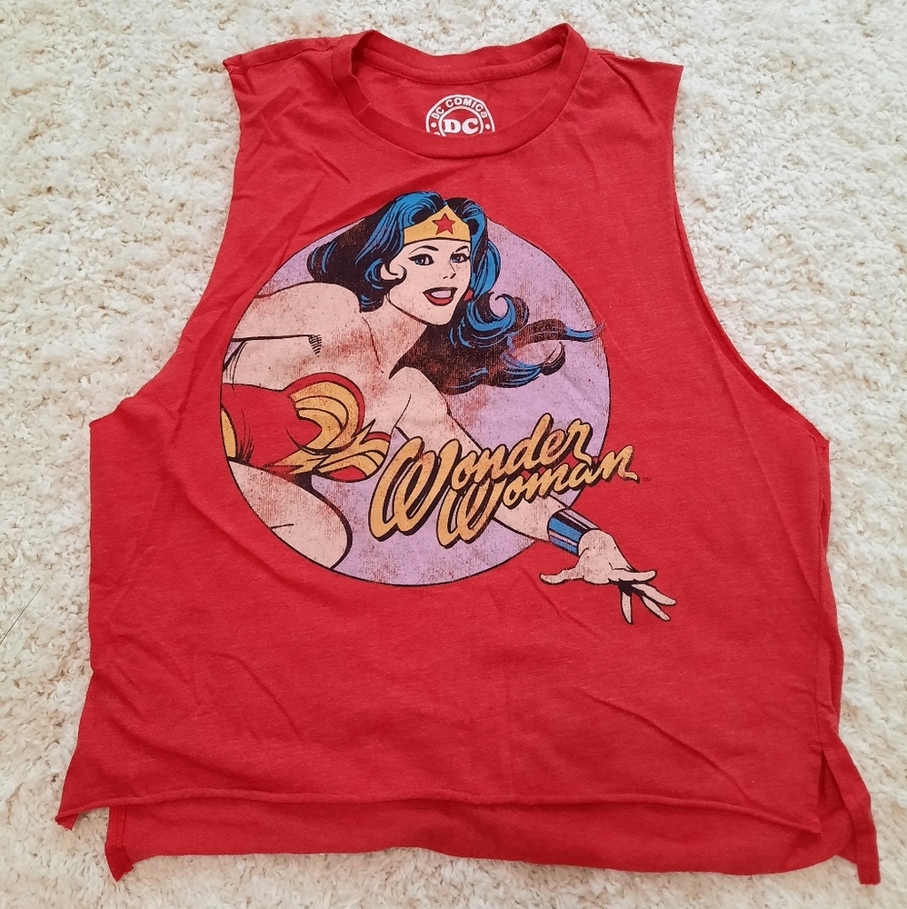 WONDER WOMAN GRAPHIC TANK TOP SIZE M